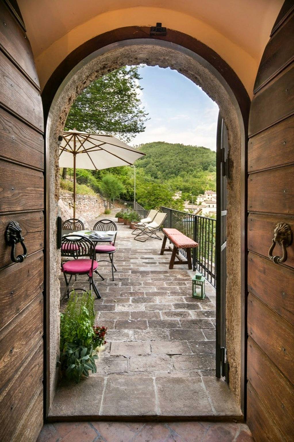 Ganze Wohnung, Mittelalterlicher Turm mit Terrasse in Rasiglia in Rasiglia, Foligno