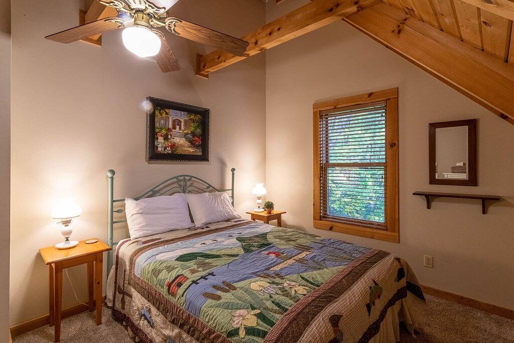 Appalachian Satisfaction - private retreat with fire pit and views in Blue Ridge Parkway, Valle Crucis