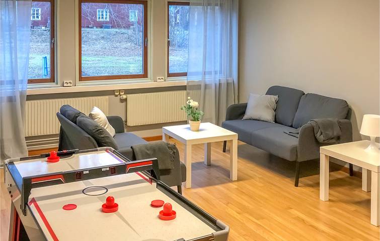 Ganze Ferienwohnung, Ferienwohnung für 8 Personen mit Garten in Finspang, Östergötland
