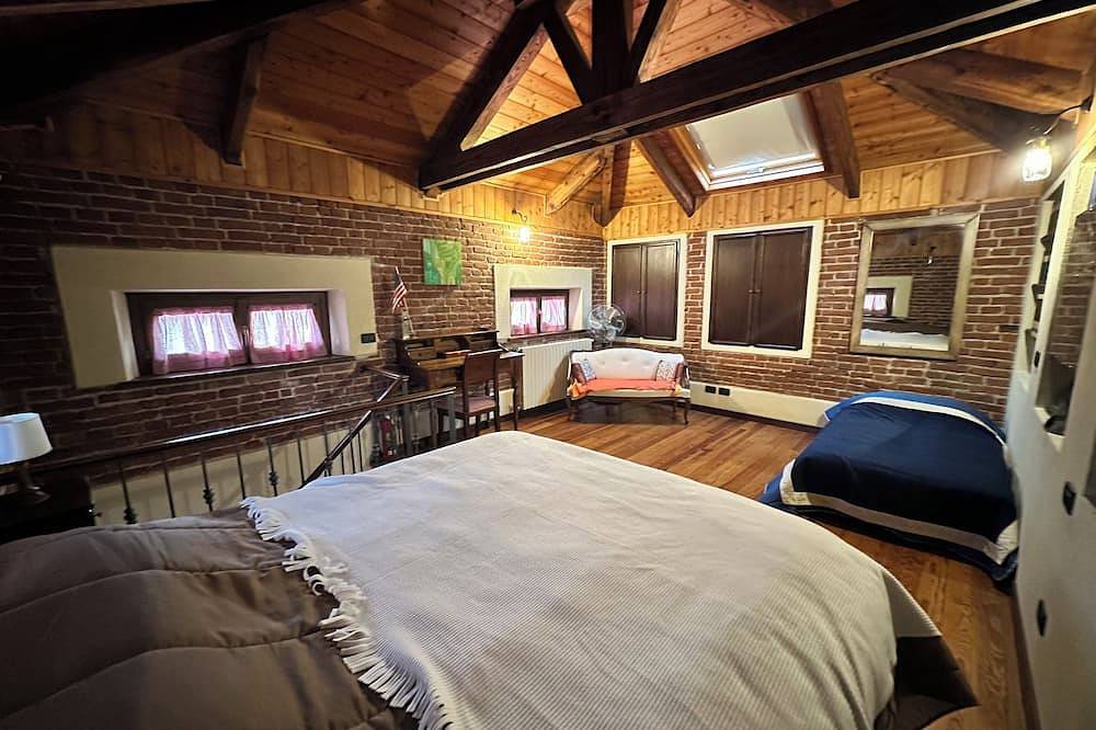 Appartamento intero, Welcome to Cantinùn. Your retreat in the heart of Biella in Biella, Provincia di Biella