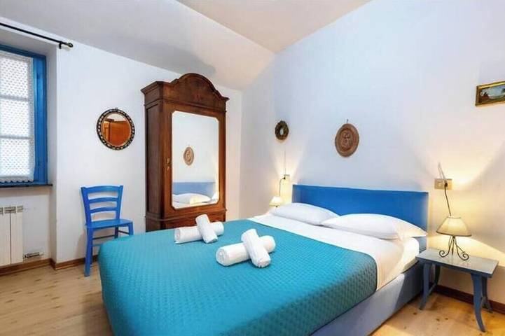 Hostdomus -  Olive & Garden 2 in Paravenna, Garlenda