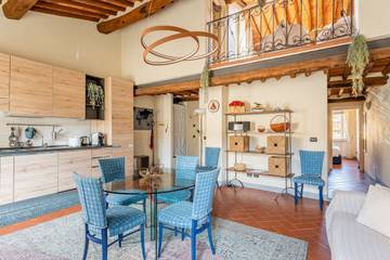 Apartment for 5 People in Lucca, Lucca Province, Photo 2