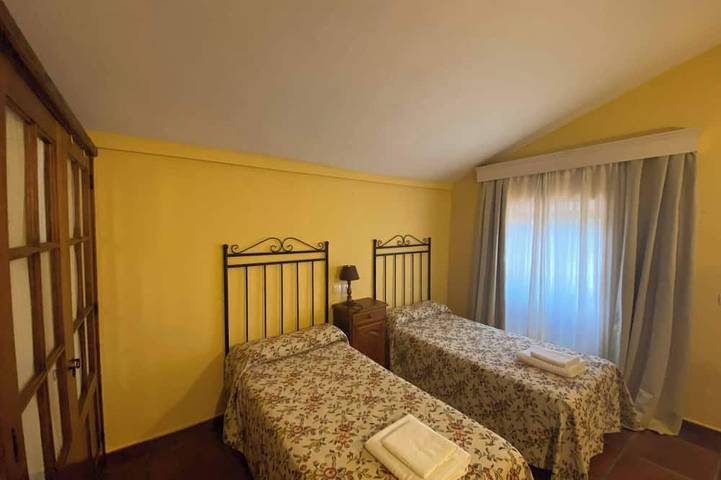 Freistehende Villa mit 4 Schlafzimmern und Pool in Valencia de Alcántara, Cáceres und Umgebung