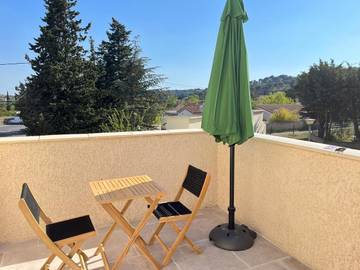 Gîte pour 2 personnes, avec vue ainsi que terrasse et jardin à Villeneuve-lès-Avignon