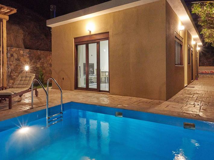 Ferienhaus für 5 Personen, mit Pool und Garten