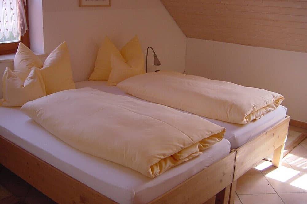 Ganze Wohnung, Schöne Ferienwohnung auf dem Lande, gehobene Ausstattung in Wolfersdorf, Hopfenland Hallertau