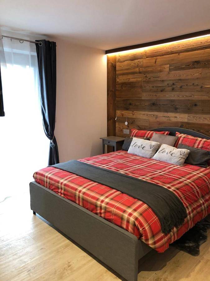 Chambre d’hôte pour 2 personnes, avec Balcon et Terrasse ainsi que Jardin et Vue à Courmayeur