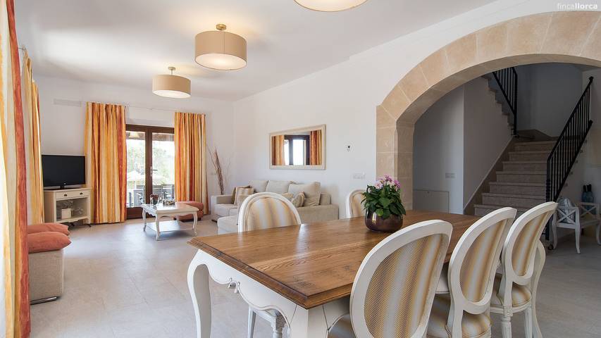 Villa Sa Pleta Petita con vistas a la montaña, piscina y Wi-Fi in Ses Salines, Costa de Mallorca