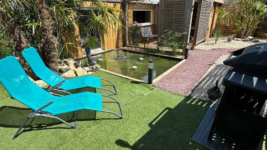 Location de vacances pour 2 personnes, avec sauna et jacuzzi ainsi que jardin et terrasse à Juilley