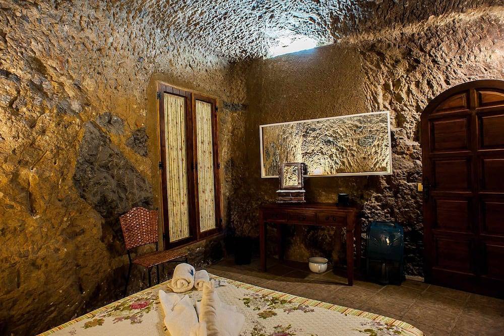 Casa Cueva Rural El Mimo in Artenara (municipality), Gran Canaria Norte