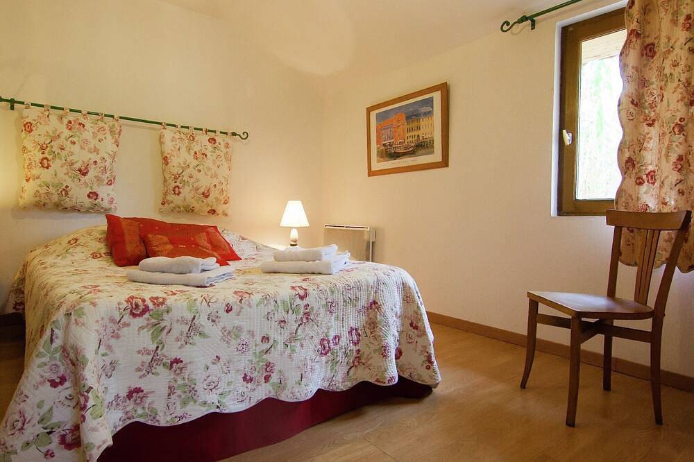 Gîte à Bourgnac avec jacuzzi in Bourgnac, Périgord