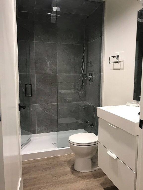 Premium Chalet w/ Hot Tub, Steam Shower, Generator, 6Br 4Ba Ski in Ski out in Fraser Valley Regional District