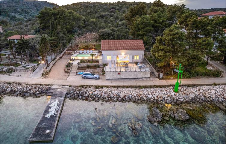 Geräumige 2-Zimmer-Wohnung mit Pool, in Küstennähe und mit guter Infrastruktur in Sali, Dugi Otok