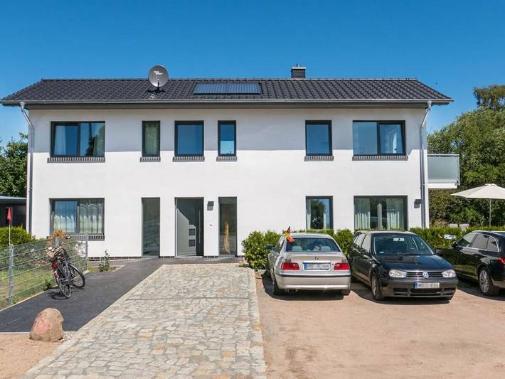 Ferienhaus für 4 Personen, mit Balkon und Terrasse sowie Garten und Sauna in Zingst