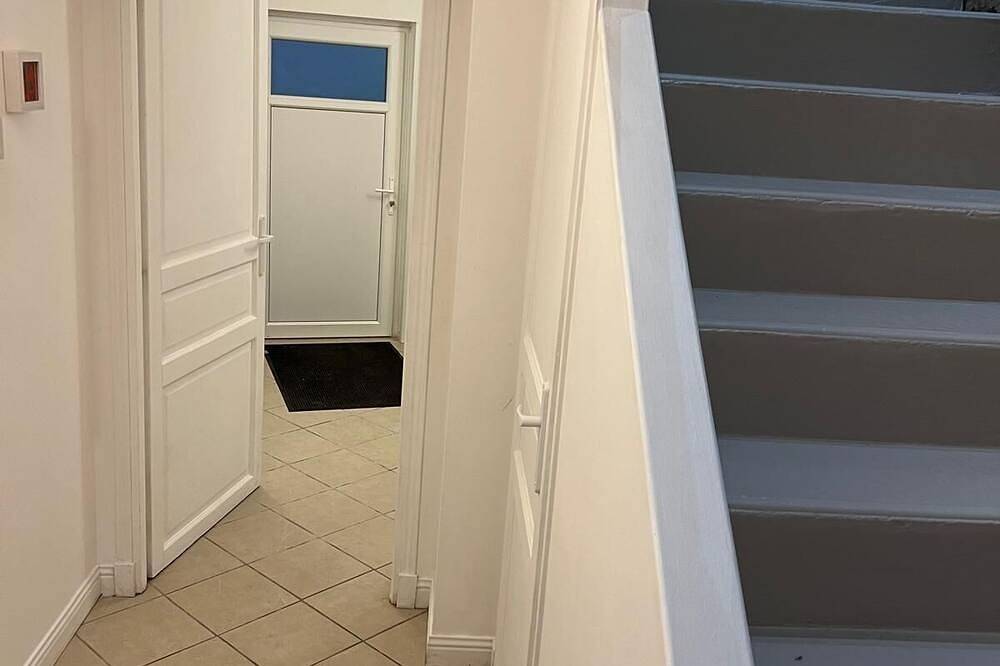 Quiet house in town center, reserved parking in Saintes, Saintes region