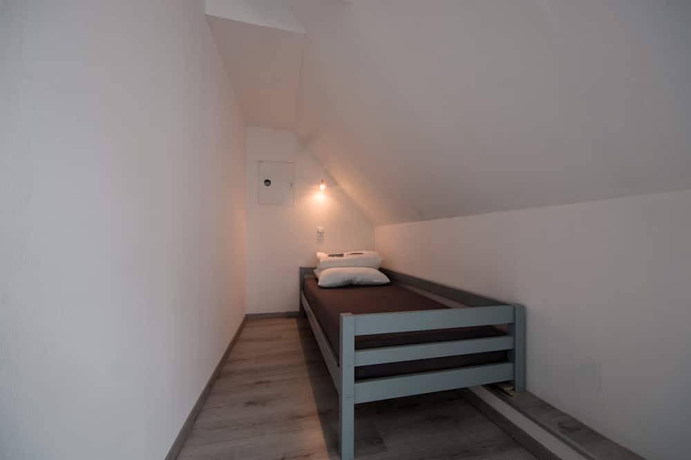 Ganze Wohnung, Apartment für max. 3 Personen, 5 Min zur Autobahn in Hohe Börde, Magdeburger Börde