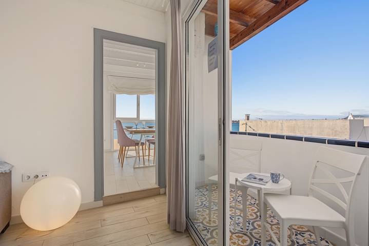 Hel lejlighed, B-rent Bluemarlin Boutique Sea View – Central Apartment with Stunning Ocean Views in Puerto de Corralejo, La Oliva