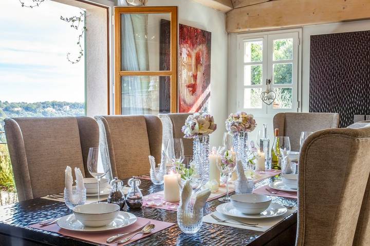 Location de vacances pour 8 personnes, avec jardin et terrasse à Châteauneuf-Grasse - 4