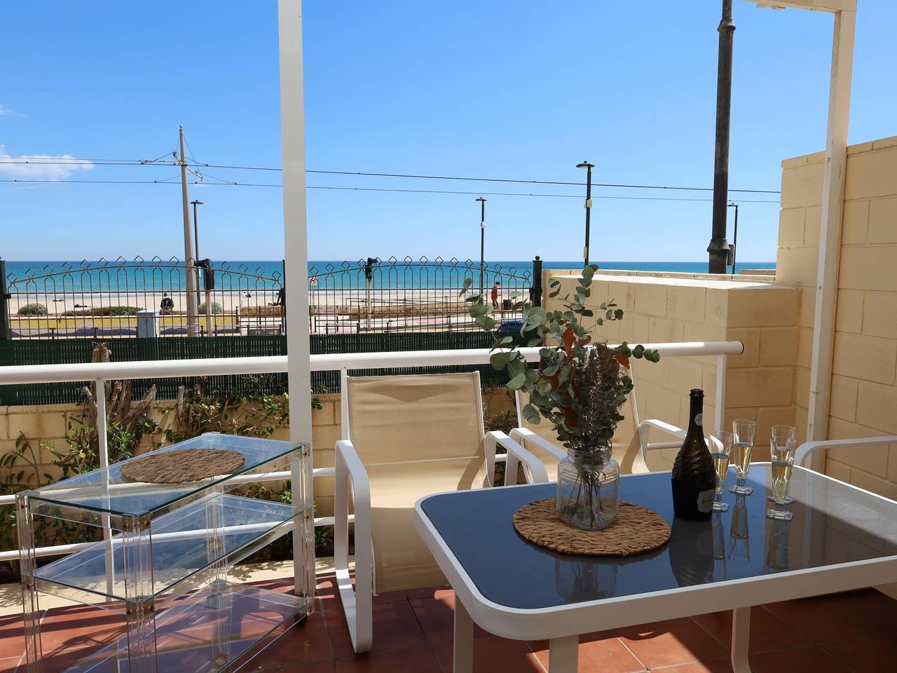 Amazing seaside house with a communal pool and 2 bedrooms in San Juan Playa, Costa Blanca