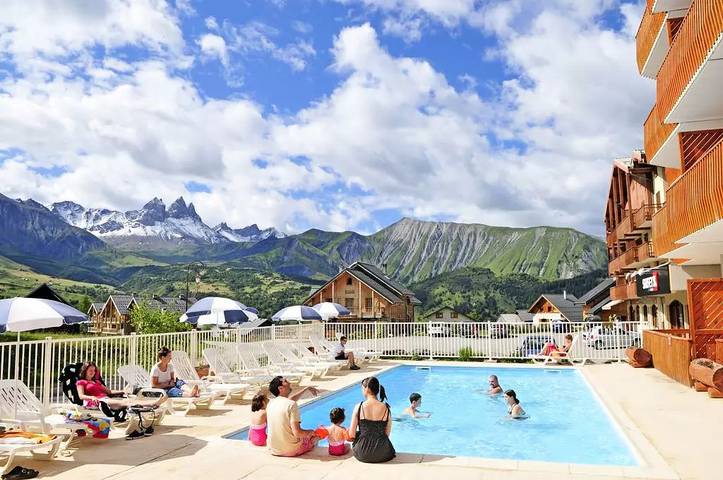 Chalet pour 6 personnes, avec piscine, animaux acceptés à Albiez-Montrond - 2