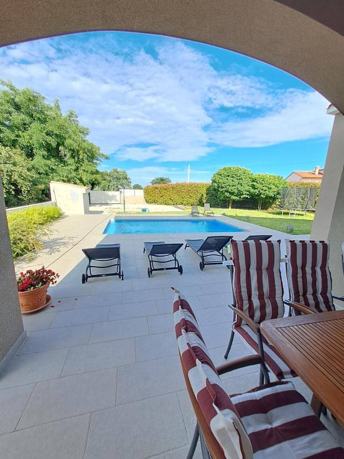 Ferienwohnung für 8 Personen, mit Ausblick und Garten sowie Pool - 1