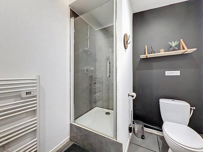 Gîte pour 4 personnes, avec terrasse dans Communay - 2