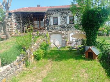Gîte pour 4 personnes, avec jardin ainsi que terrasse et vue, animaux acceptés à Le Brignon