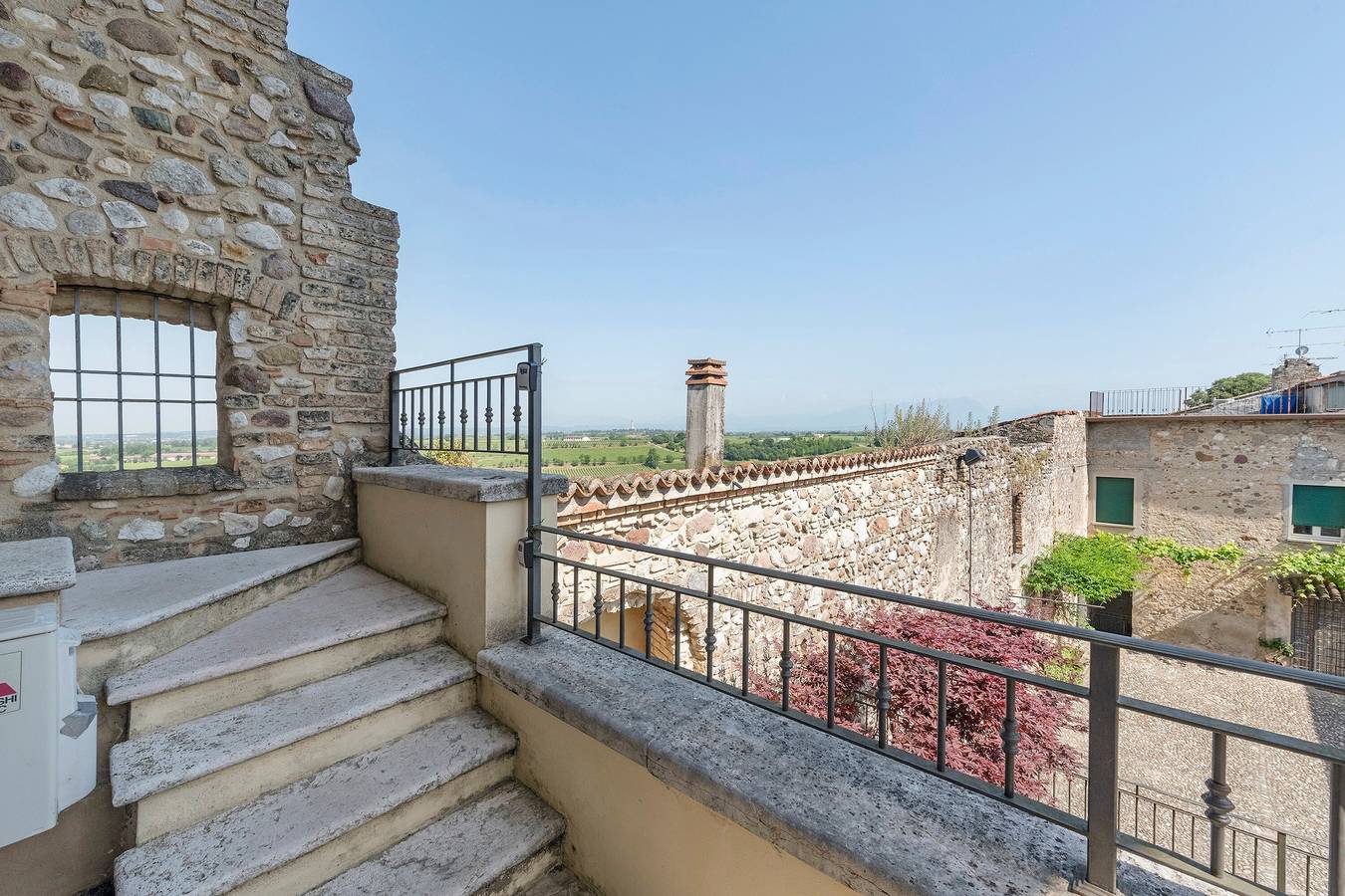 Ganze Wohnung, Ferienwohnung 'Casa Dolce Casa Al Castello' mit Seeblick, Wlan und Klimaanlage in Pozzolengo, Gardasee