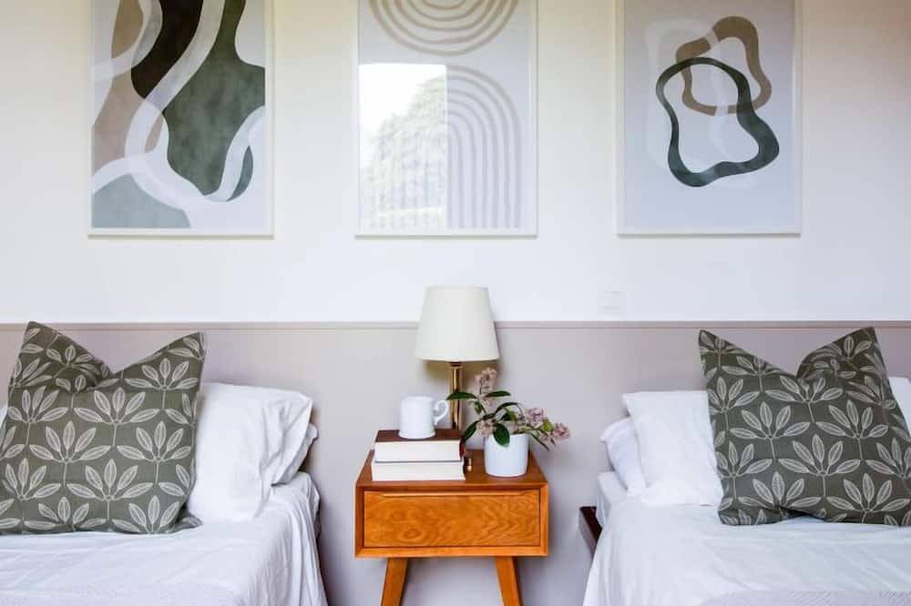 Villa Camelia in Porto Valtravaglia, Lago Maggiore (Lombardy)