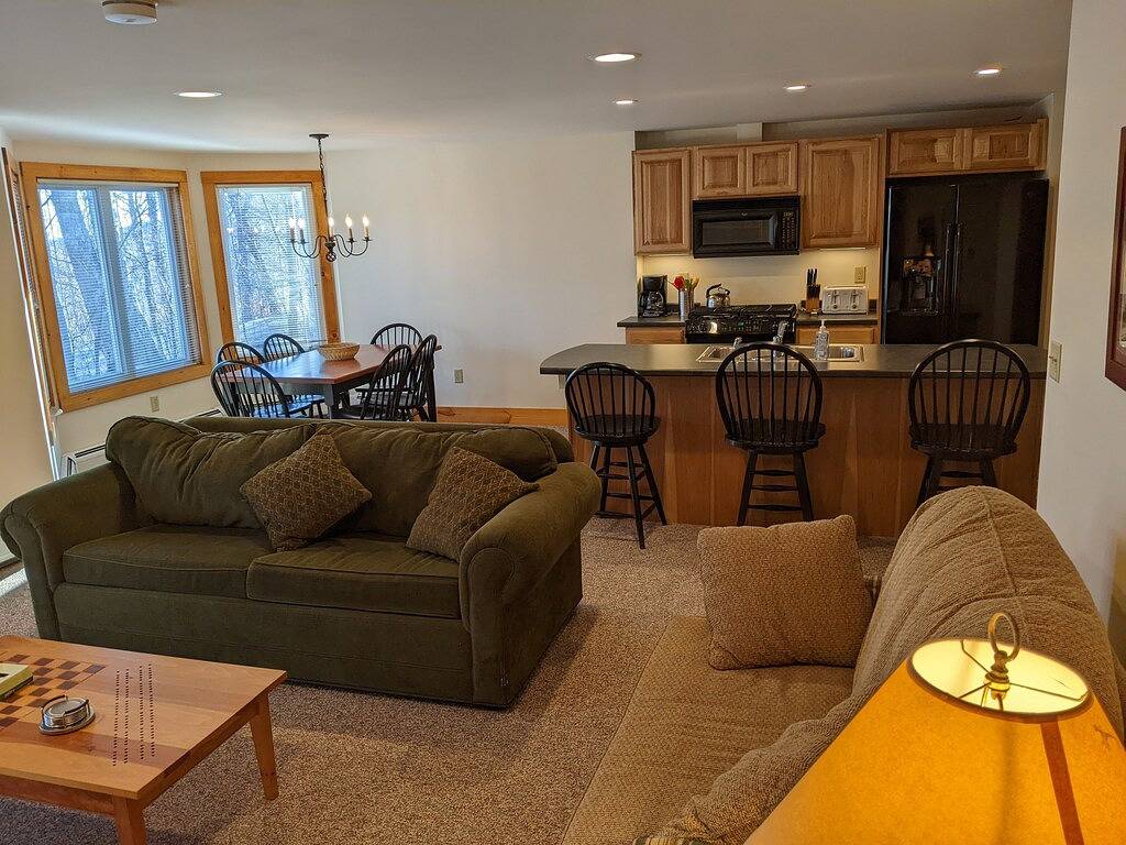 Ganze Wohnung, Fabulous Ski-in / Ski out 2 Schlafzimmer Wohnung, nur wenige Schritte vom Grammy Jay Trail! in Jay Peak