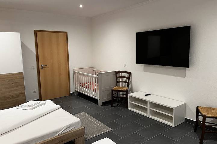 Ganze Wohnung, Die Ferienwohnung direkt vor den Toren von Heidelberg in Sandhausen, Rheinebene