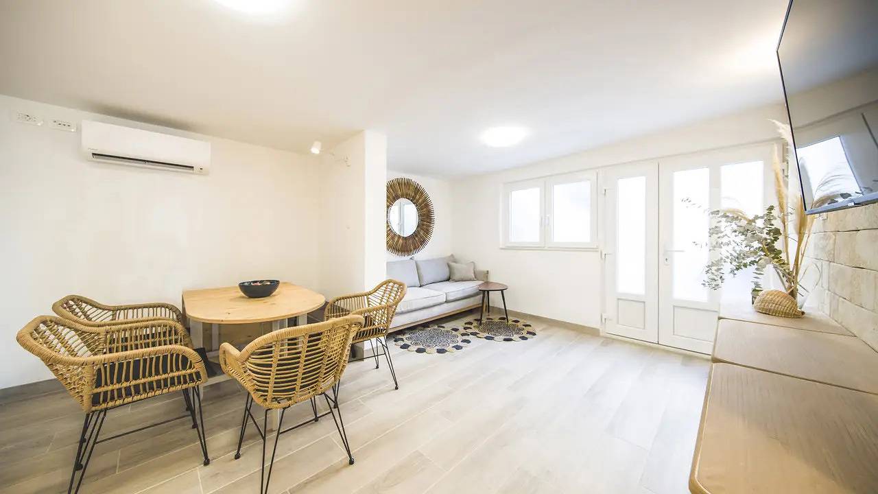 Ganze Ferienwohnung, Ferienwohnung für 9 Personen (93 m²) in Pisak in Pisak, Omis-Riviera