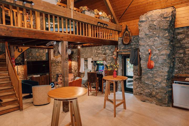 Ferienhaus für 20 Personen, mit Whirlpool und Sauna sowie Garten, mit Haustier in Blankenheim