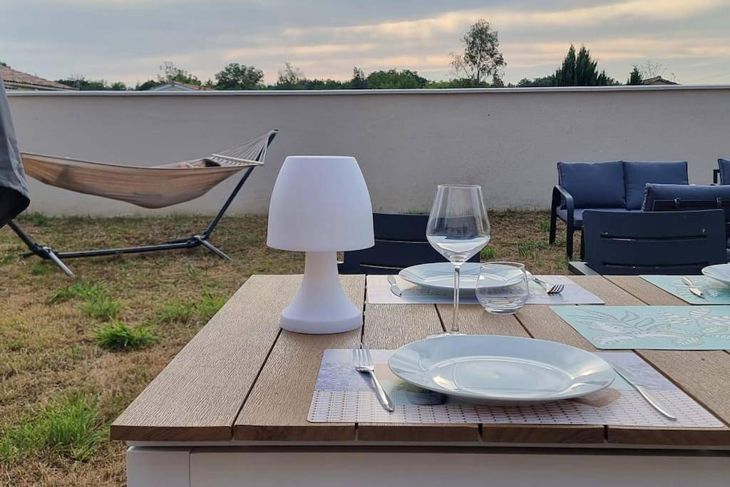 Maison style "Bohême" parfaite entre Collègues ou Famille - Jusqu'à 9 personnes - in Saint-Seurin-sur-l'Isle, Région de Libourne