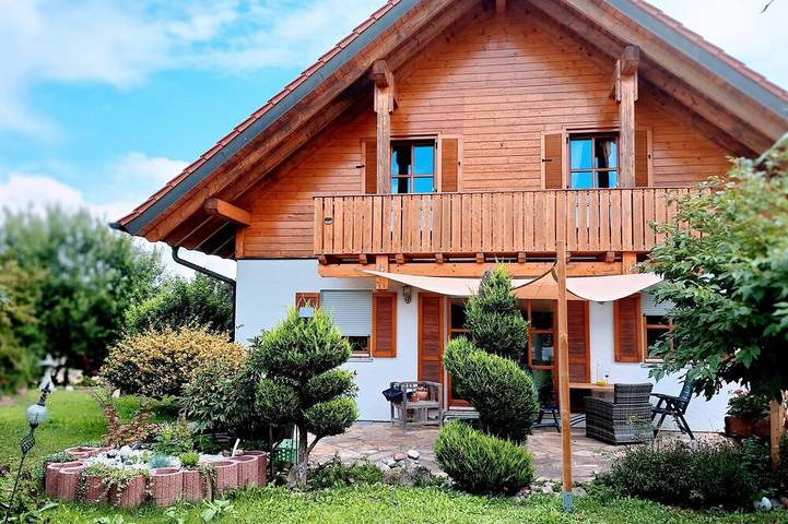Ferienwohnung für 2 Personen, mit Terrasse und Garten sowie Whirlpool in Landkreis Aichach-Friedberg