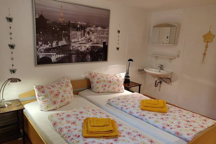 Ganze Wohnung, Kleine 3-Zimmer-Wohnung mit großer Terrasse, 150m zum See in Unteruhldingen, Uhldingen-Mühlhofen