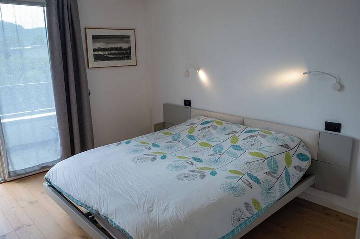 Modern villa with hot tub for exclusive use, dogs welcome. in Caldonazzo, Caldonazzosee