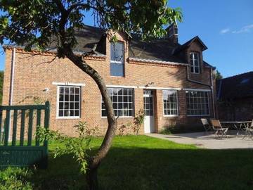 Gîte pour 14 personnes, avec jardin et terrasse, animaux acceptés à Brinon-sur-Sauldre