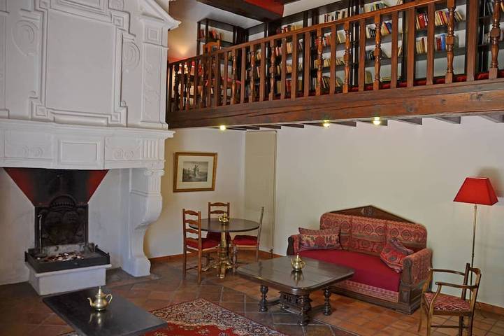 Gîte pour 26 personnes, avec jardin à Rogue - 2