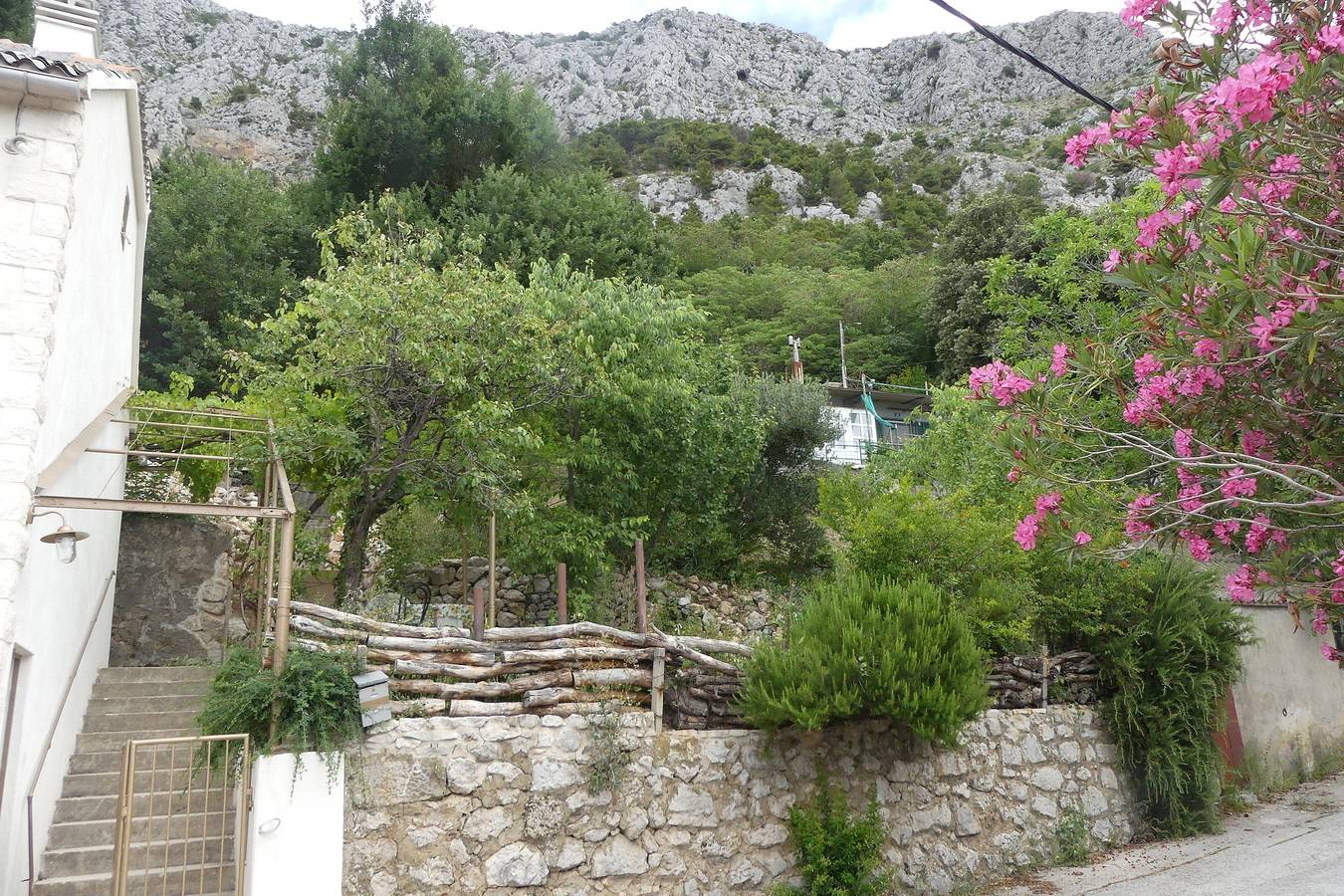 2-Zimmer-Haus mit Terrasse und Meerblick Lokva Rogoznica, Omis K-18247 in Lokva Rogoznica, Omis-Riviera