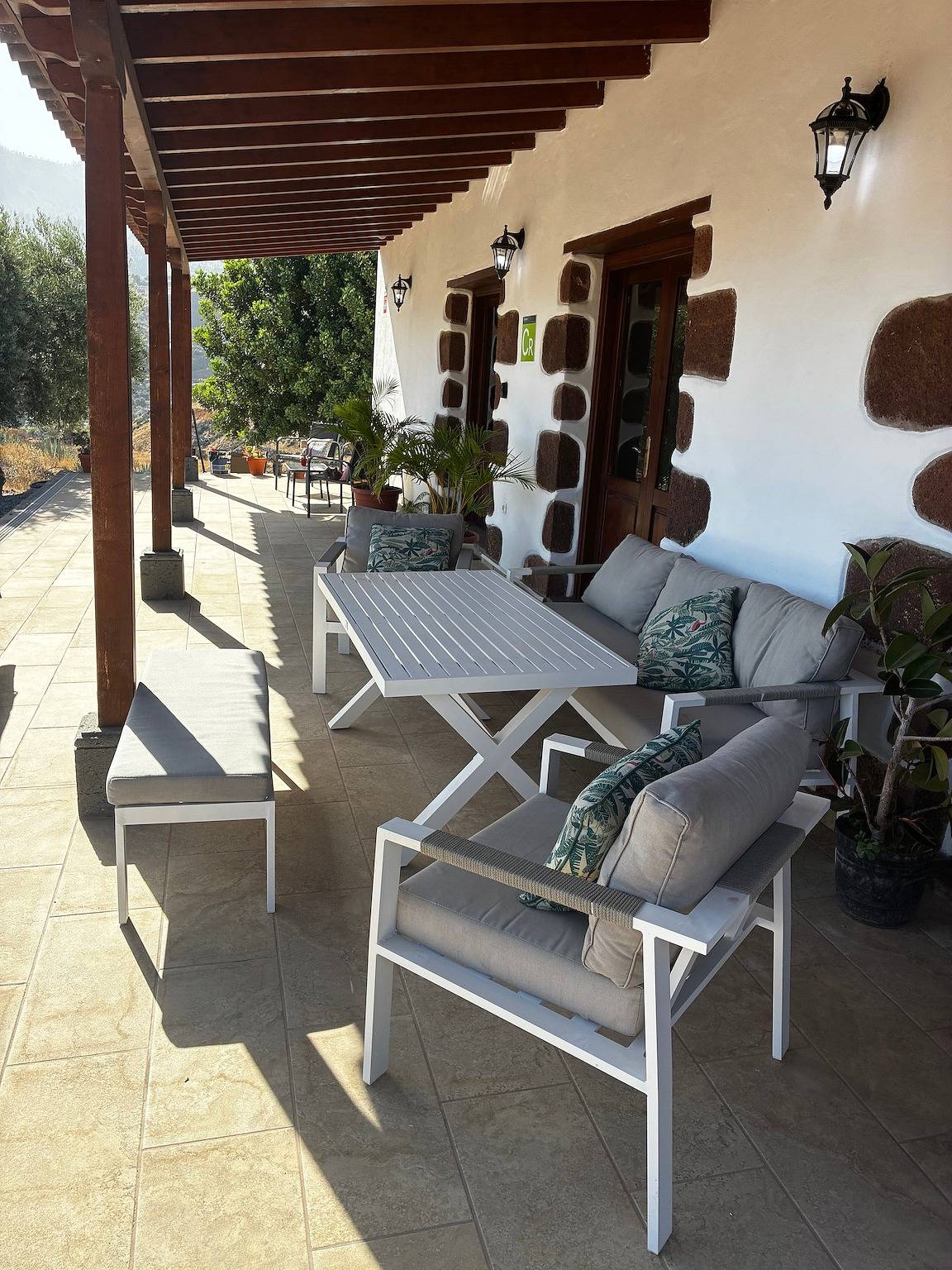 Casa de vacaciones accesible 'El Algarrobero' con vistas a la montaña y piscina privada in Santa Lucía de Tirajana, Gran Canaria Sur
