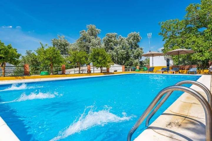 Villa pour 12 personnes, avec jardin ainsi que balcon et piscine - 1