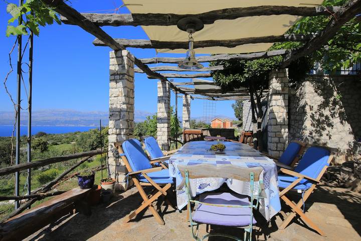 Feriehus for 4 personer, med balkong / terrasse i Supetar