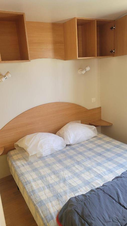 Camping pour 6 personnes, avec Terrasse et Jardin ainsi que Piscine et Vue