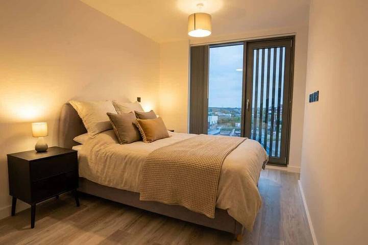 Entire apartment, Bright & Stylish Central Birmingham 2 Bed Flat in Birmingham, Birmingham Area