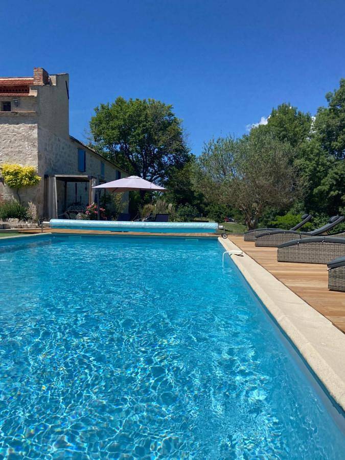 Location de vacances pour 3 personnes, avec piscine ainsi que vue et jardin à Le Verdier - 2