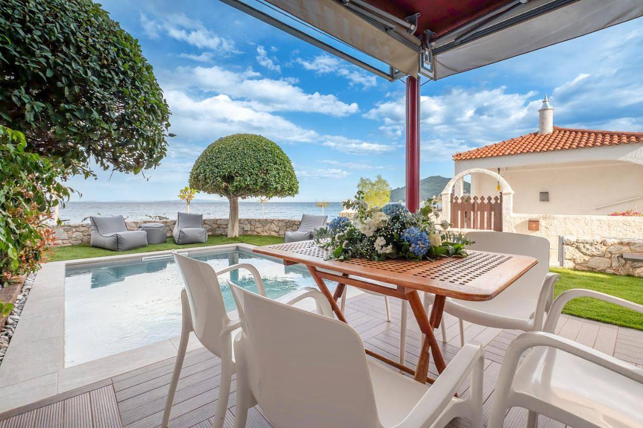 Tyros Boutique Houses Villas in Tyr, Kinuria