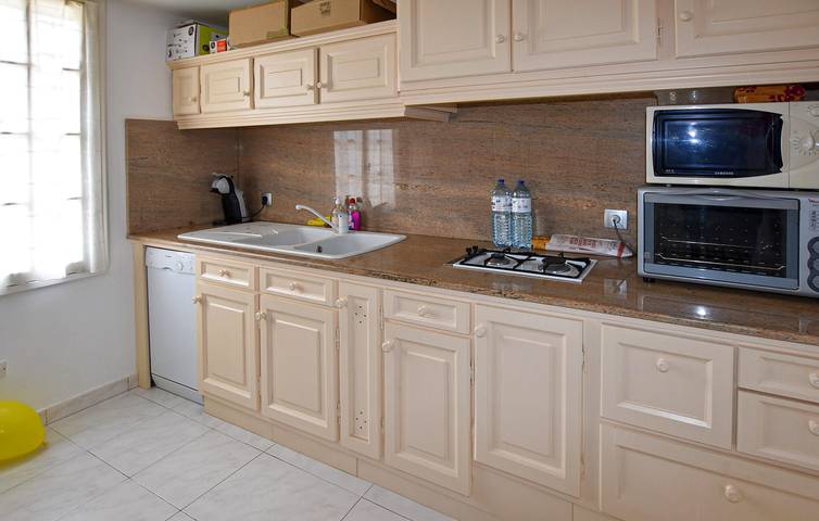 Location de vacances pour 6 personnes, avec piscine ainsi que jardin et terrasse, animaux acceptés à Aubignan - 4