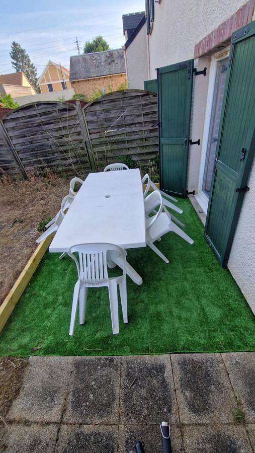 Two-Bedroom House in Arnage, Sarthe
