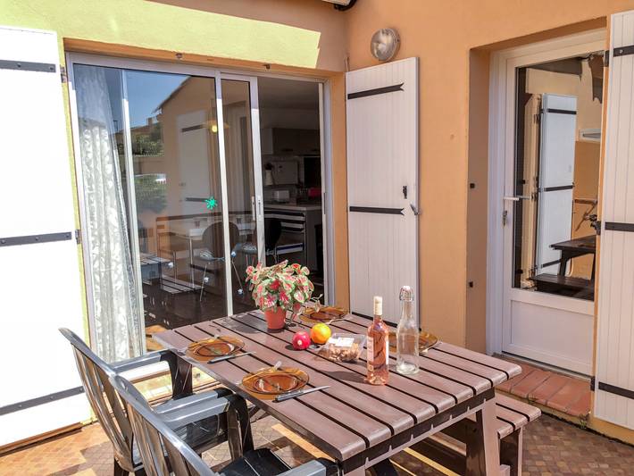 Gîte pour 4 personnes, avec terrasse et jardin, animaux acceptés dans Plage de La Roquille - 2